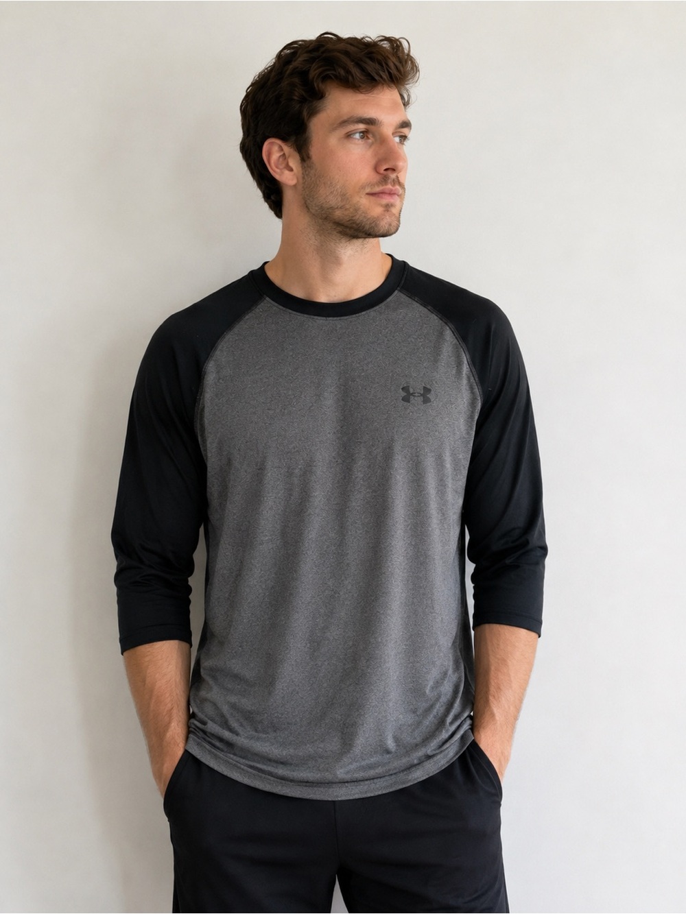 Under Armour Gray and Black Men's Quarter Length Sleeve Raglan Tee Size Medium